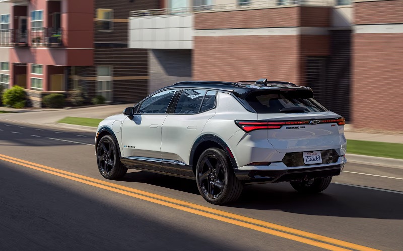2025 White Chevrolet Equinox