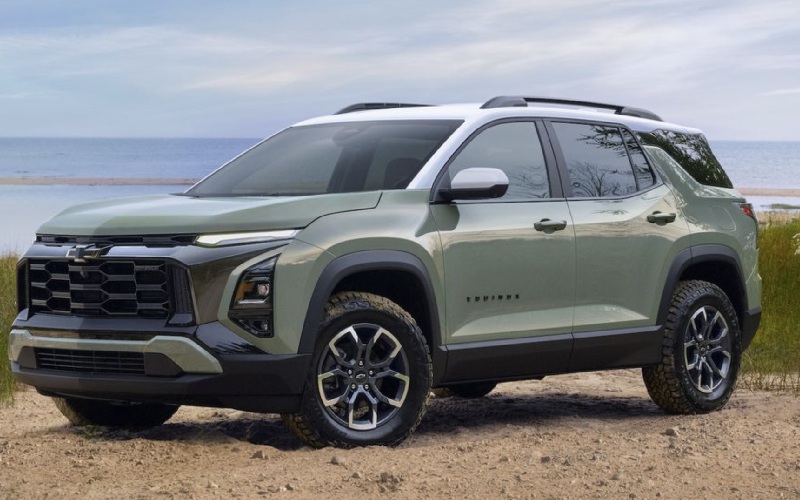 2025 Green Chevrolet Equinox ICE